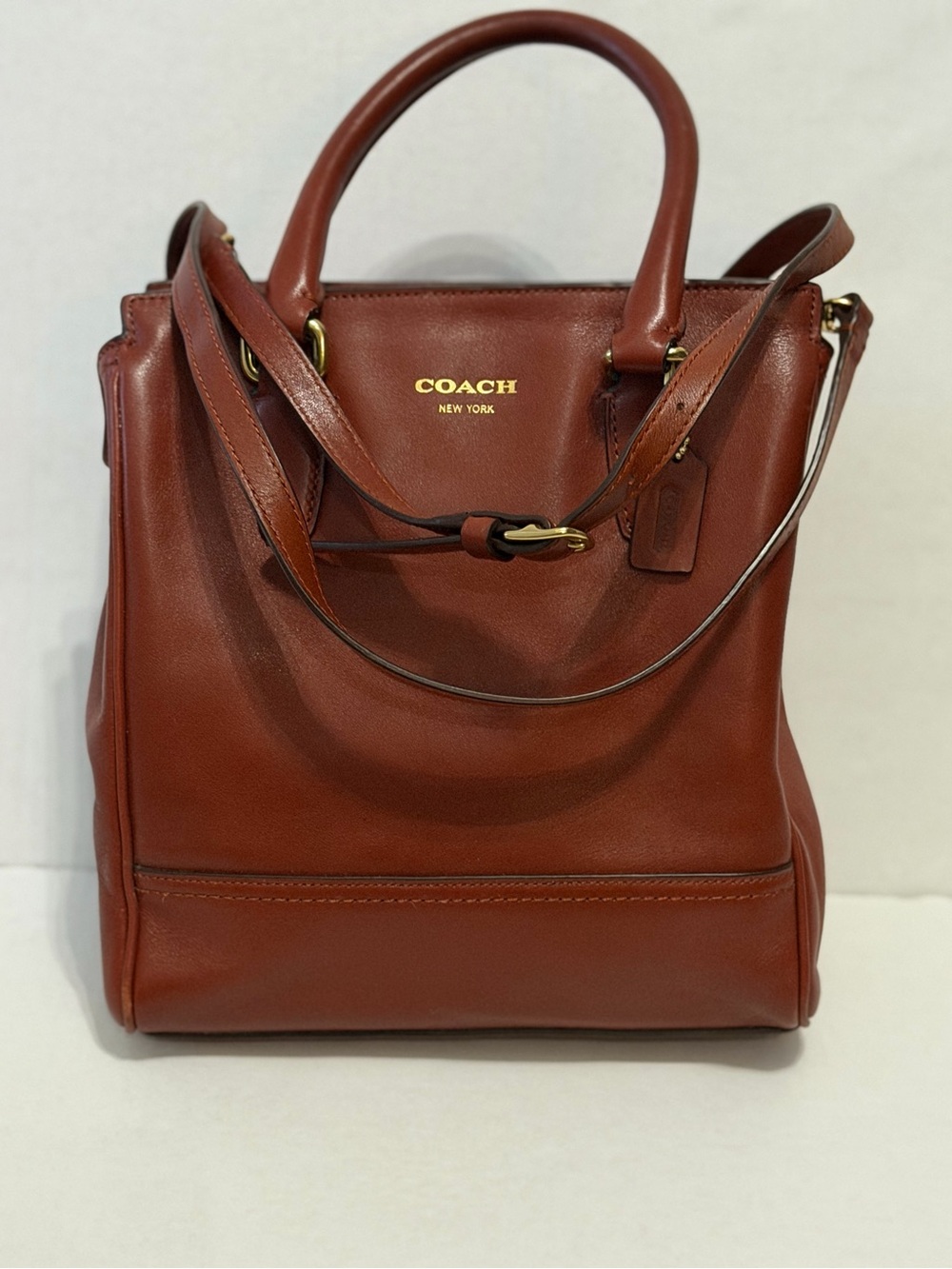 COACH Classic chestnut brown crossbody UEC 9x8x3, top zipper.Strap& 2 handles - Picture 2 of 14